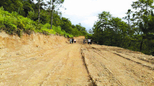 村组公路拓宽