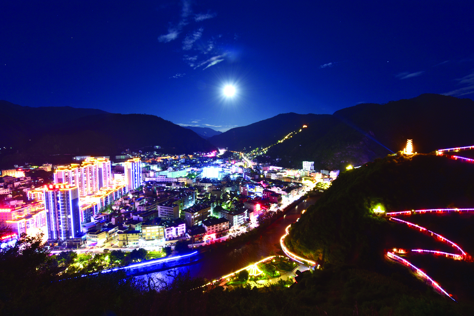 石门夜景